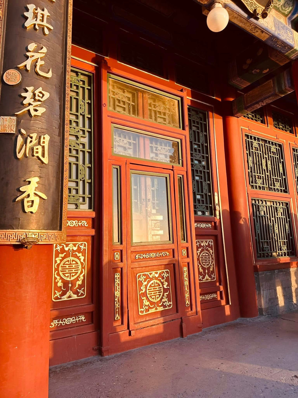 Di Hòa Viên không chỉ là điểm đến lý tưởng để du khách khám phá kiến trúc độc đáo của Trung Hoa mà còn là biểu tượng cho sự thịnh vượng và tinh hoa văn hóa của triều đại nhà Thanh và là nơi nghỉ dưỡng của các hoàng đế nhà Thanh, ẩn chứa nhiều giá trị văn hóa và nghệ thuật độc đáo. (Ảnh: Anh Quang/Vietnam+)