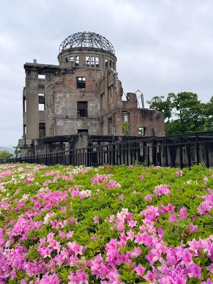 Công viên tưởng niệm hòa bình Hiroshima tọa lạc ngay giữa trái tim của thành phố Hiroshima, Nhật Bản - một trung tâm sôi động với các hoạt động chính trị và thương mại. (Nguồn: Vietnam+)