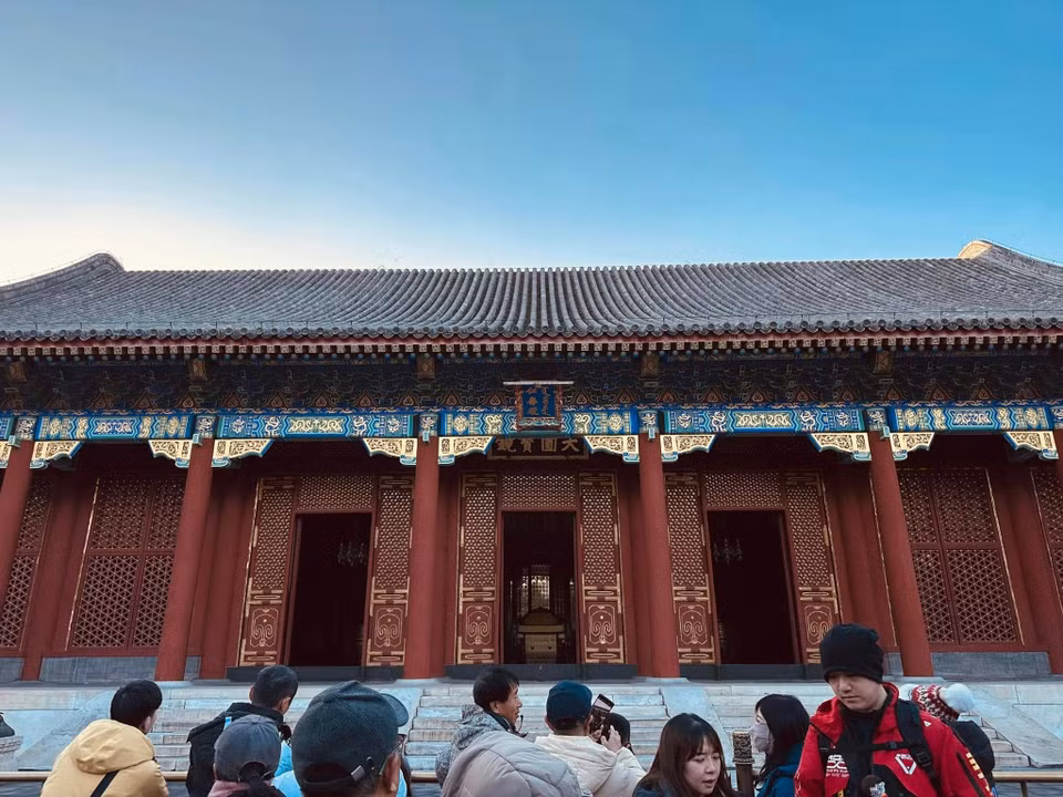 Di Hoà Viên (Cung điện Mùa hè) còn có tên gọi khác là “Thanh Y Viên”, nằm ở vùng ngoại ô, cách thủ đô Bắc Kinh tầm 15 km về phía Tây Bắc Di. (Ảnh: Anh Quang/Vietnam+)