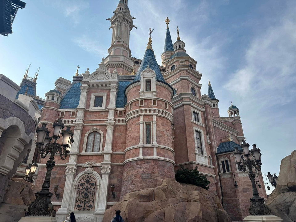 Lâu đài Enchanted Storybook với kiến trúc vô cùng ấn tượng. (Ảnh: Anh Quang/Vietnam+)