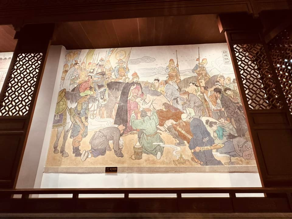 Các bức bích họa trên tường kể về câu chuyện của Nhạc Phi. (Ảnh: Anh Quang/Vietnam+)