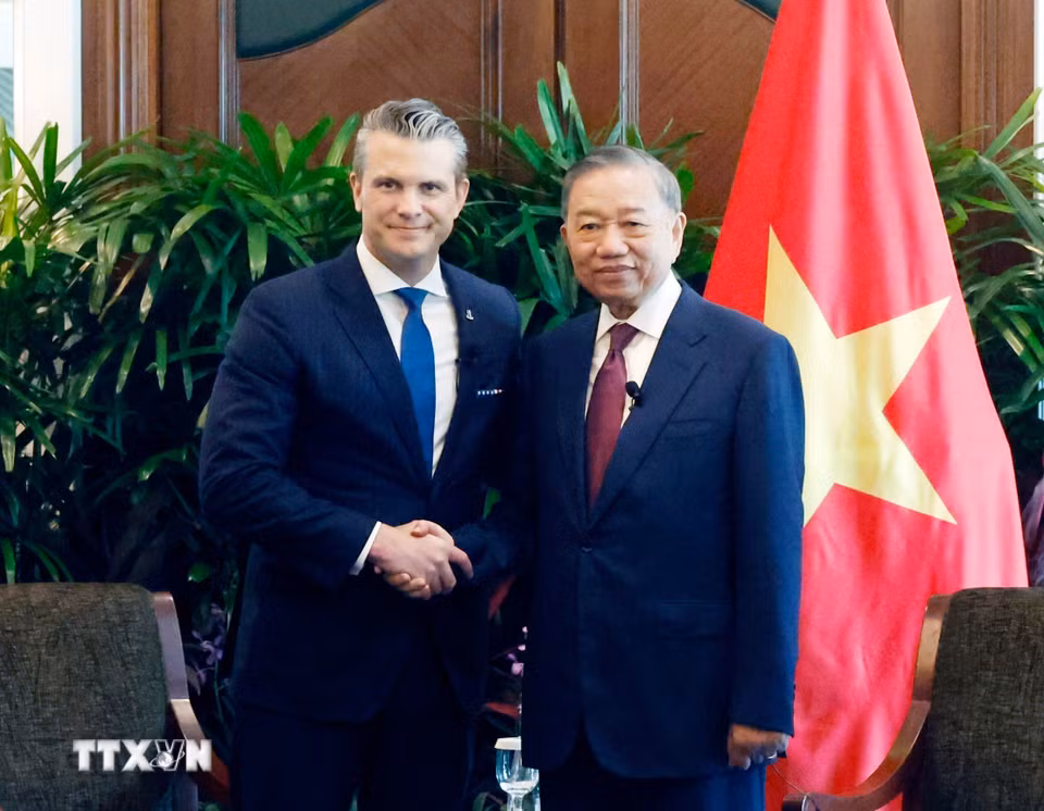Tổng Bí thư, Chủ tịch nước Tô Lâm tiếp Bộ trưởng Bộ Chiến tranh Hoa Kỳ Pete Hegseth. (Ảnh: Thống Nhất /TTXVN)