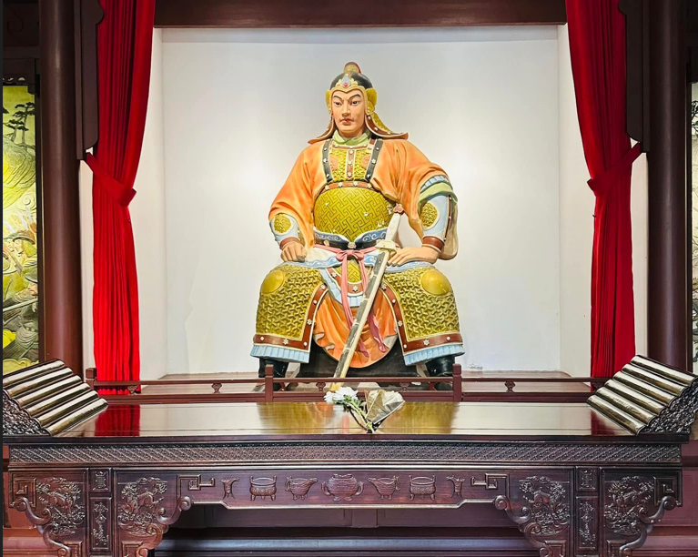 Tượng của một danh tướng dưới trướng Nhạc Phi. (Ảnh: Anh Quang/Vietnam+)