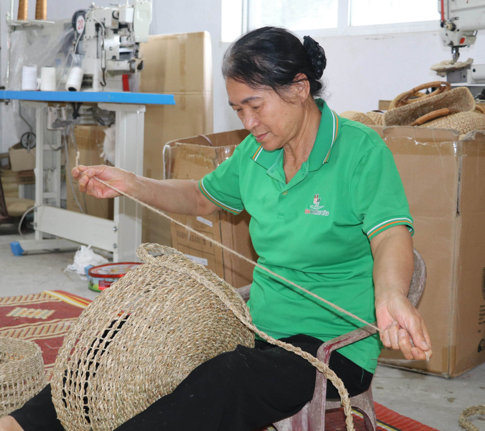 Nhiều sản phẩm của làng nghề cói Kim Sơn đã đáp ứng được yêu cầu ngày càng cao của thị trường. (Ảnh: Thùy Dung/TTXVN)