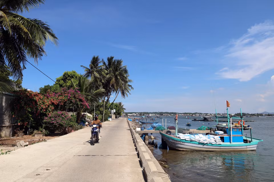 Nhịp sống thường ngày ở xã đảo Tam Hải. (Ảnh: Đỗ Trưởng/TTXVN)