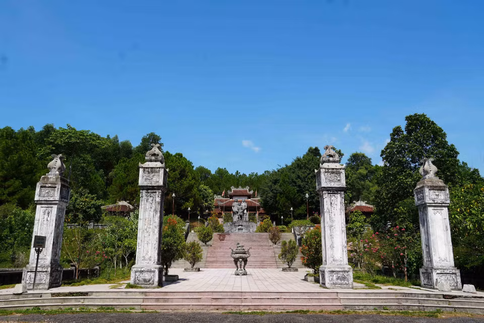 Đền thờ thuộc di tích Chín Hầm, thành phố Huế. (Ảnh: Nguyên Lý/TTXVN)
