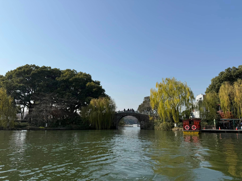 Tây Hồ là một điểm đến mang tính biểu tượng của thành phố Hàng Châu, Trung Quốc. (Ảnh: Anh Quang/Vietnam+)