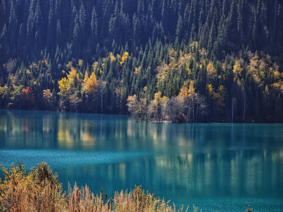 Cảnh đẹp mùa thu tại Almaty, Kazakhstan. (Ảnh: THX/TTXVN)