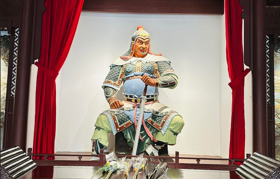Tượng của một danh tướng dưới trướng Nhạc Phi. (Ảnh: Anh Quang/Vietnam+)