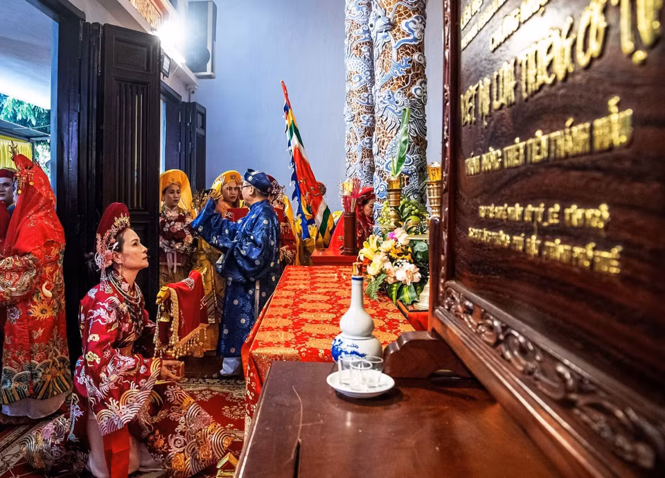 Nghi lễ rời điện được tổ chức vào sáng sớm 18/4 tại Thánh đường Thiên Tiên Thánh Giáo (số 352 Chi Lăng). (Ảnh: Vân Chi/TTXVN phát)