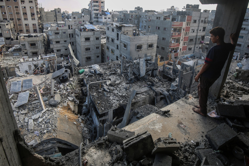 Cảnh đổ nát sau cuộc không kích của Israel tại Gaza. (Ảnh: THX/TTXVN)