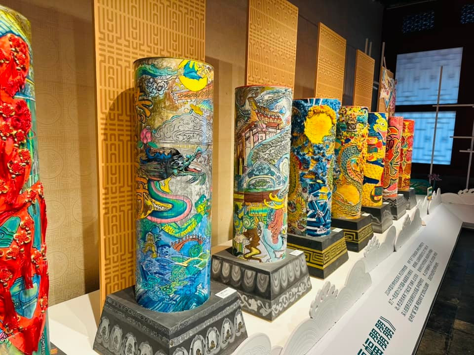 Các bảo vật được trưng bày trong Phủ cho thấy sự giàu có và xa hoa của Hòa Thân. (Ảnh:Anh Quang/Vietnam+)