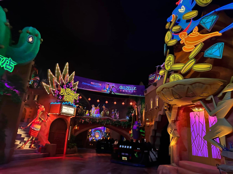 Các trò chơi tái hiện lại những khung cảnh quen thuộc trong các bộ phim hoạt hình kinh điển của Disney mang đến cho bạn cơ hội sống lại những giấc mơ thời thơ ấu. (Ảnh: Anh Quang/Vietnam+)