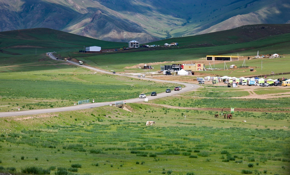 Cảnh quan thiên nhiên của Terelj được ví như “tiểu Thụy Sĩ” của châu Á với những khối đá kỳ vĩ, thảo nguyên xanh ngát cùng không gian rộng lớn. (Ảnh: Thanh Tùng/TTXVN)