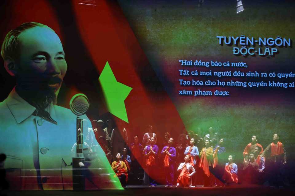 Các tiết mục đặc sắc tại chương trình. (Ảnh: Minh Đức/TTXVN)