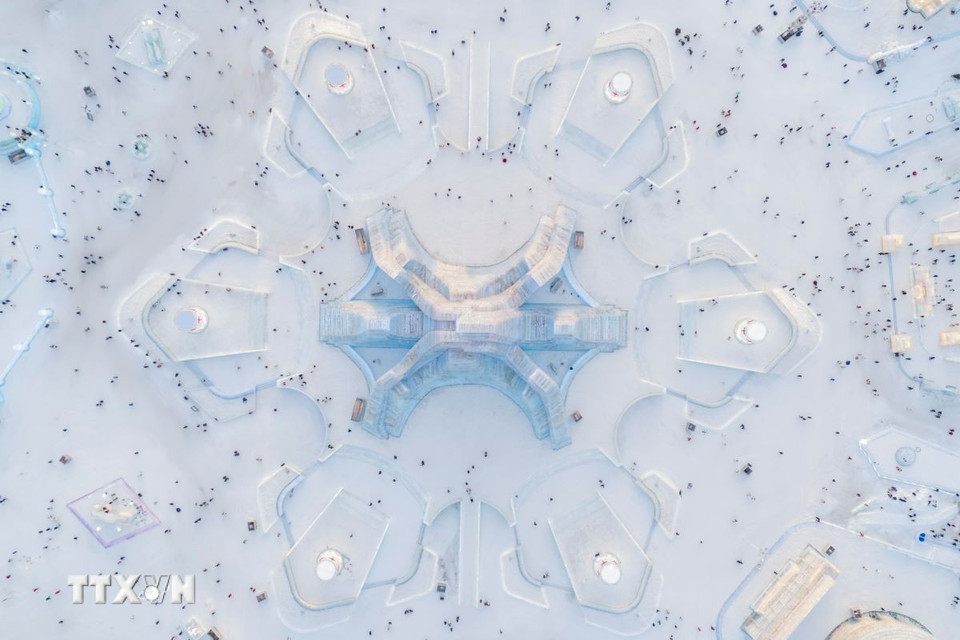 Tác phẩm điêu khắc băng nghệ thuật tại công viên băng tuyết Cáp Nhĩ Tân, tỉnh Hắc Long Giang, Trung Quốc. (Ảnh: THX/TTXVN)