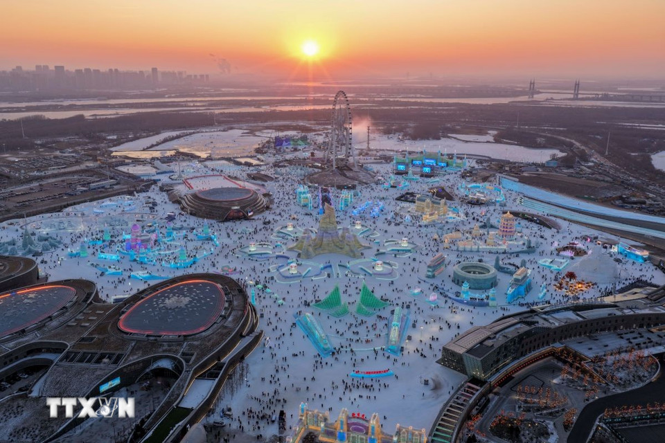 Quang cảnh công viên băng tuyết Cáp Nhĩ Tân, tỉnh Hắc Long Giang, Trung Quốc. (Ảnh: THX/TTXVN)