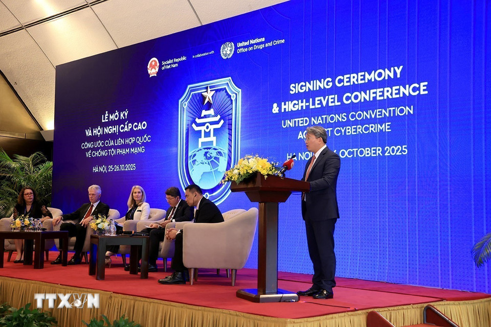 Bộ trưởng Bộ Tư pháp Nguyễn Hải Ninh phát biểu tại Hội thảo Bảo vệ công dân trong kỷ nguyên chuyển đổi số. (Ảnh: Tuấn Anh/TTXVN)