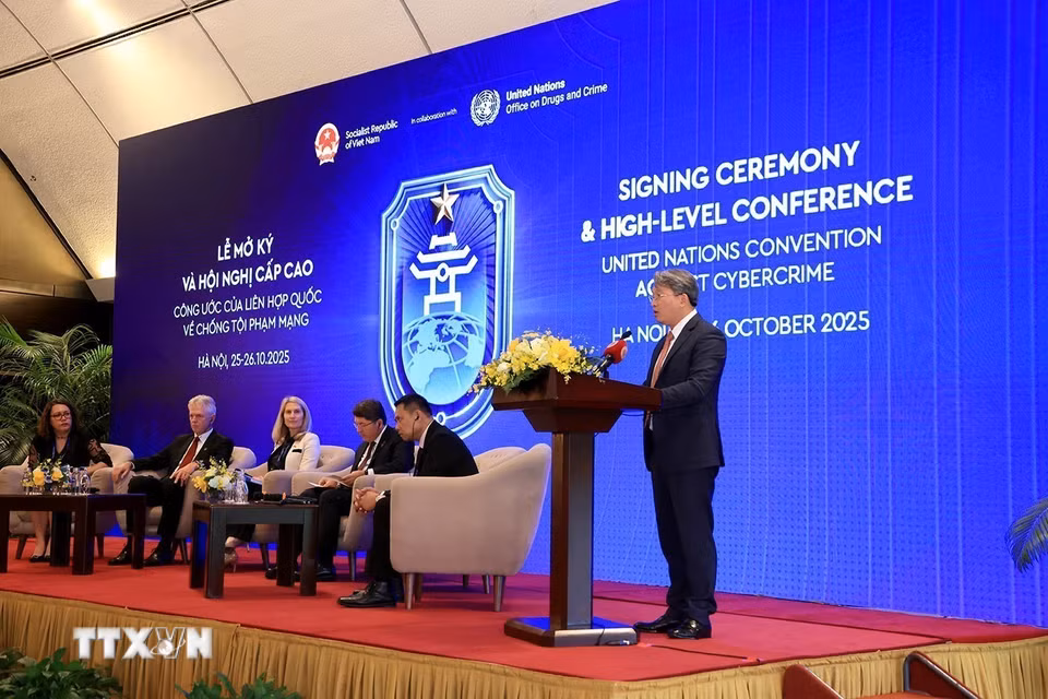 Bộ trưởng Bộ Tư pháp Nguyễn Hải Ninh phát biểu tại Hội thảo Bảo vệ công dân trong kỷ nguyên chuyển đổi số. (Ảnh: Tuấn Anh/TTXVN)