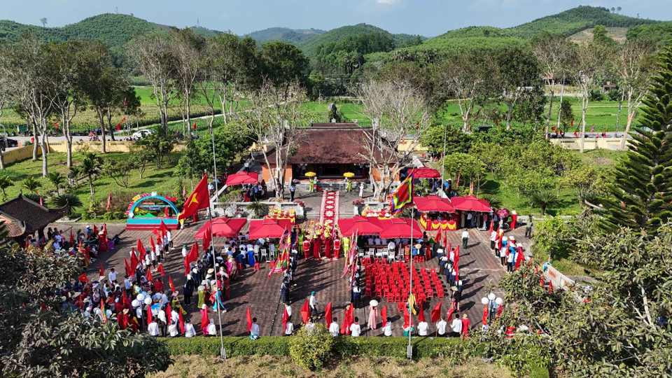 Nhà thờ Hải Thượng Lãn Ông Lê Hữu Trác (xã Sơn Giang) là nơi diễn ra nhiều hoạt động văn hóa nhằm tri ân công lao của Đại danh y. (Ảnh: Hữu Quyết/TTXVN)