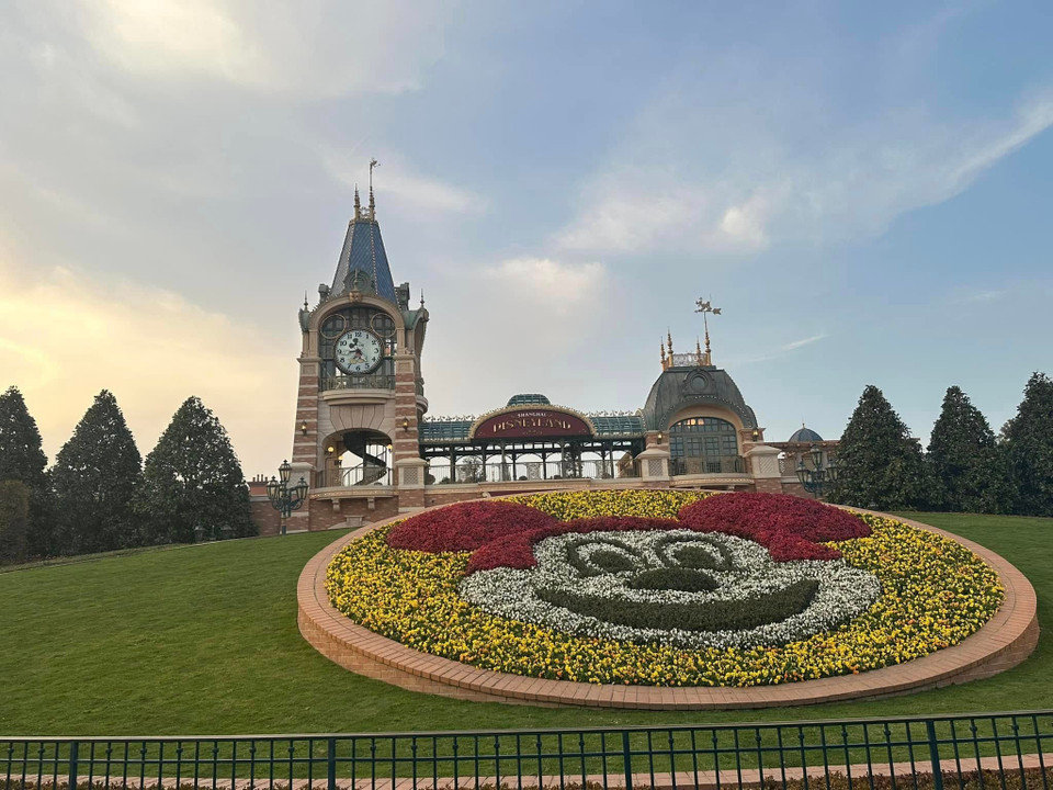 Disneyland Thượng Hải được đầu tư nhiều công trình kiến trúc chất lượng cao, với chi phí xây dựng lên đến 5,5 tỷ USD. (Ảnh: Anh Quang/Vietnam+)