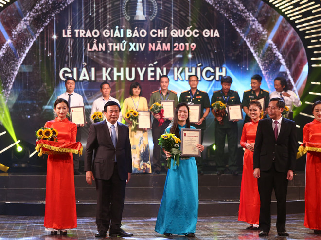 Tại Giải Báo chí Quốc gia lần thứ 14, Liên chi hội Nhà báo Thông tấn xã Việt Nam giành sáu giải thưởng. (Ảnh: Nguyên An/Vietnam+) VietnamPlus lần thứ tư liên tiếp giành Giải A Giải Báo chí Quốc gia ảnh 1