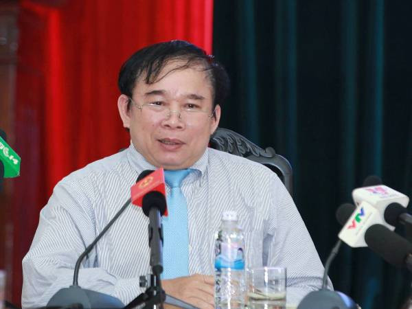 Thứ trưởng Bộ Giáo dục "trấn an" về thông tin tài liệu ôn thi ảnh 1