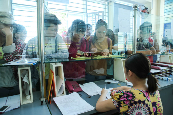 (Ảnh minh họa: Minh Sơn/Vietnam+) Học phí có thể tăng mạnh ở tất cả các cấp học: Phụ huynh lo lắng ảnh 1