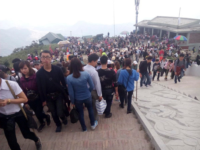 Yên Tử đông nghịt du khách những ngày đầu Xuân Đinh Dậu ảnh 7