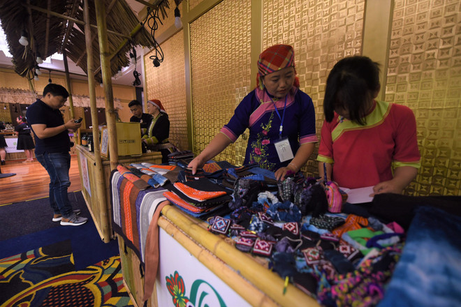 Cùng phụ nữ dân tộc thiểu số phát triển kinh tế, bình đẳng giới ảnh 2