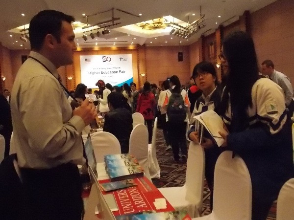 Hơn 40 trường tham dự triển lãm du học Mỹ lần đầu tiên tại Hà Nội ảnh 2
