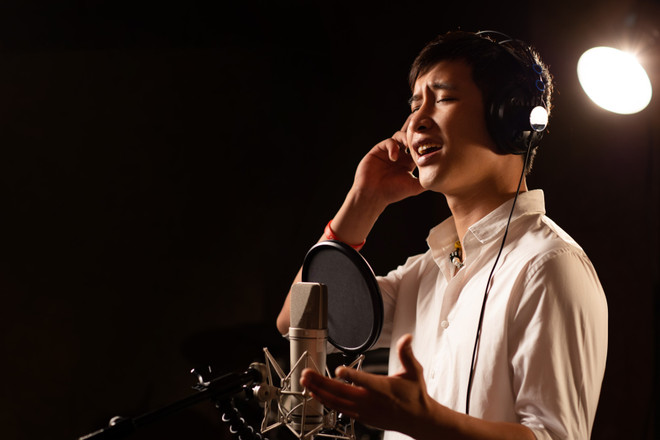 Tùng Dương ra mắt ca khúc RnB pha trộn rap để tri ân các y bác sỹ ảnh 1