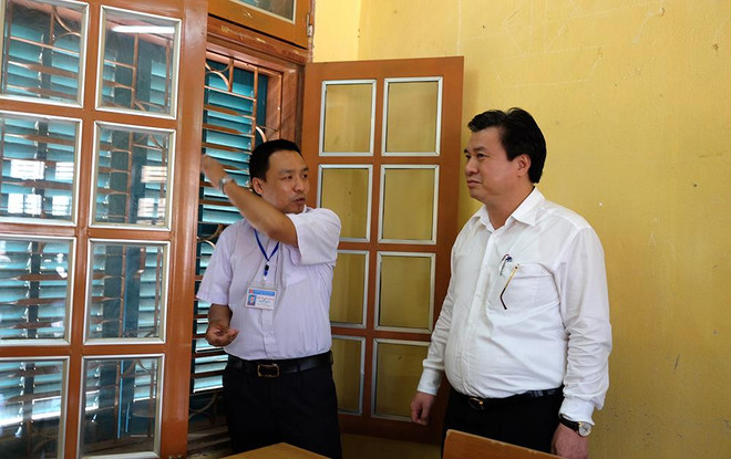 Thi THPT quốc gia 2019: 'Thí sinh đặc biệt' vẫn đang... làm bài thi ảnh 2