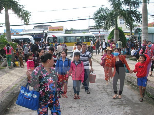 Nhiều địa phương gấp rút cho học sinh nghỉ học tránh bão ảnh 1