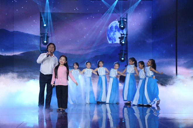 “Bài hát hai thế hệ”: Thí sinh nhí thử sức với những ca khúc khó ảnh 3