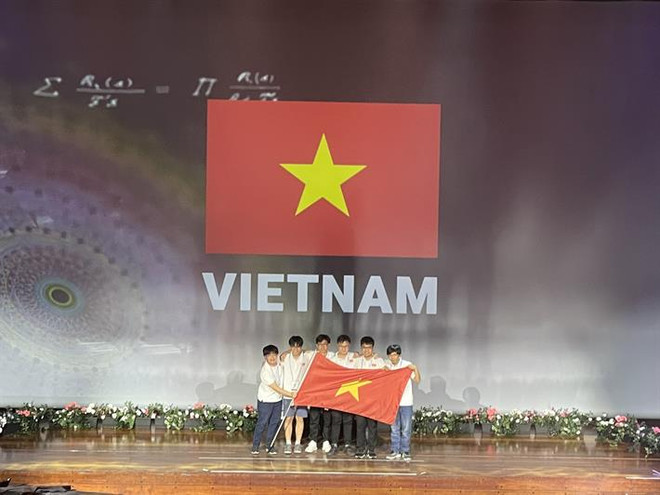 Đoàn học sinh Việt Nam dự thi Olympic Toán quốc tế năm 2022 đã đạt thành tích ấn tượng. (Ảnh: PV) Olympic quốc tế 2022: Học sinh Việt đạt nhiều thành tích ấn tượng ảnh 1