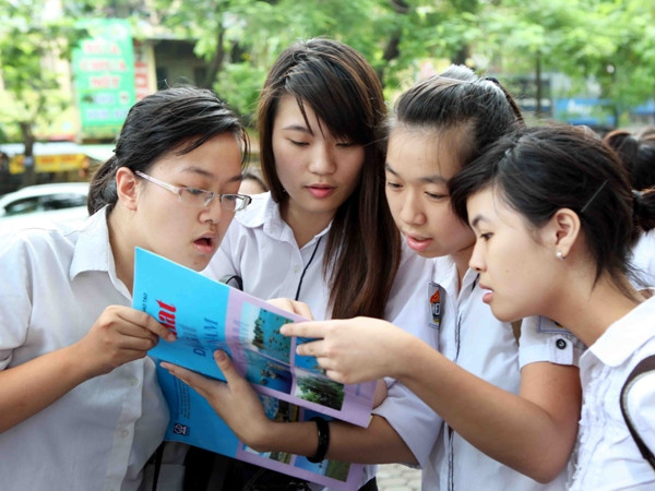 Thi THPT quốc gia: Thí sinh nên quan tâm đến các vấn đề thời sự ảnh 1