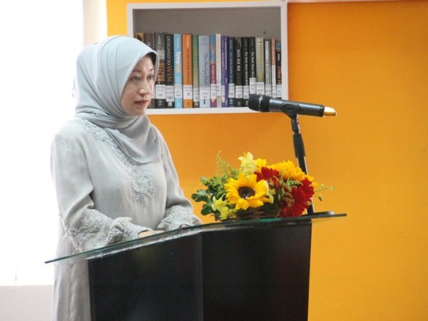 Quốc vương Brunei thăm Trung tâm tiếng Anh tại Đà Nẵng ảnh 2