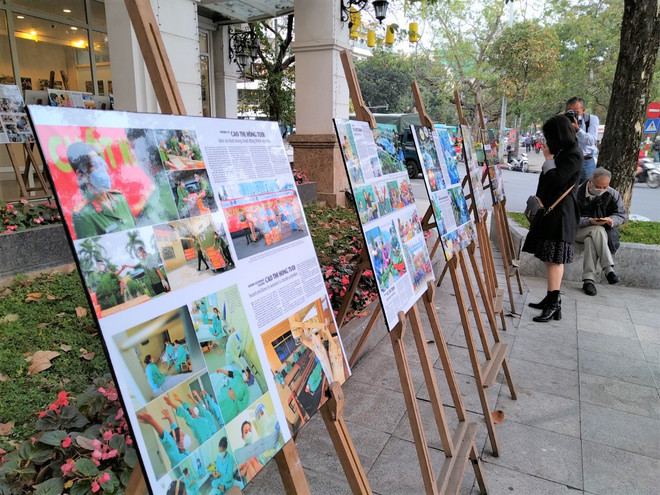 Nghệ sỹ nhiếp ảnh Nguyễn Á tổ chức triển lãm kép tại trung tâm Hà Nội ảnh 1