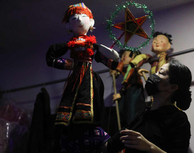 Sau thời kỳ 'ngủ đông', nhà hát rục rịch lên đèn chờ đón khán giả ảnh 1