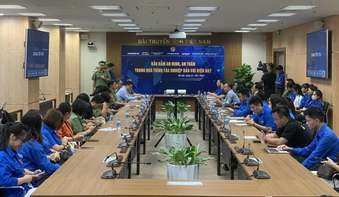 Nhà báo Tạ Bích Loan: 'Tôi từng là nạn nhân bị tấn công trên mạng' ảnh 1