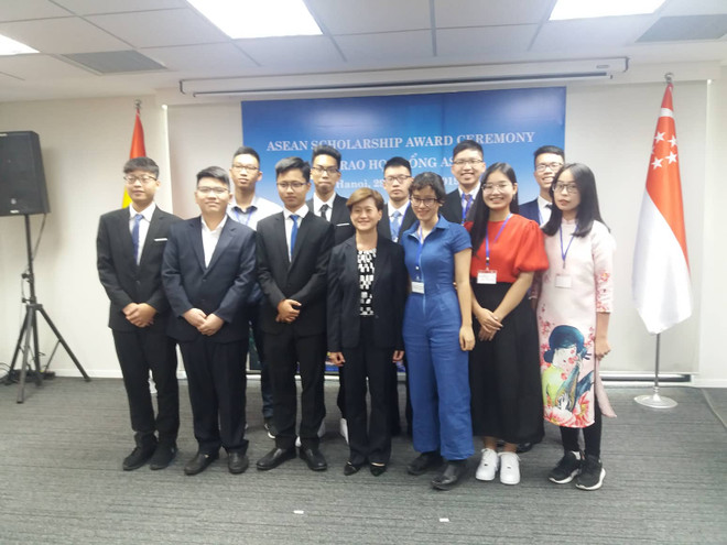 Trao học bổng ASEAN cho 7 học sinh xuất sắc khu vực phía Bắc ảnh 1