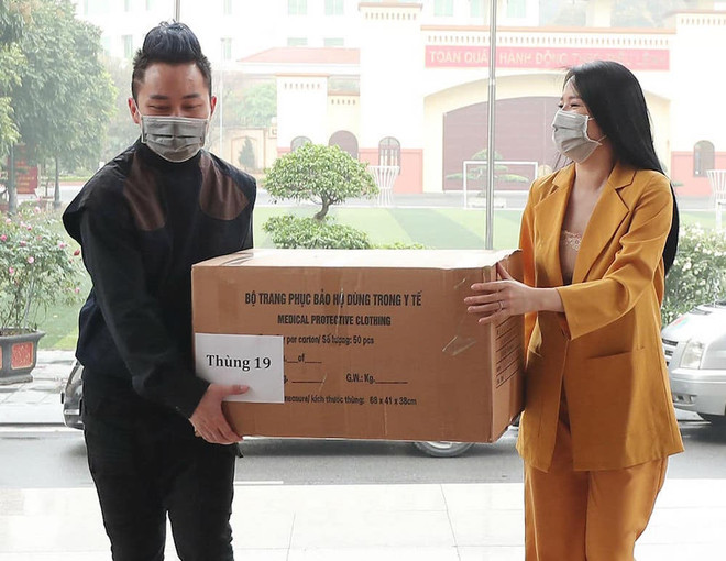 ''Sao Việt'' tiếp tục chung tay gắn kết cộng đồng chống dịch COVID-19 ảnh 2