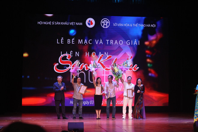 LucTeam và kịch Lưu Quang Vũ đạt giải vàng Liên hoan Sân khấu Thủ đô ảnh 2