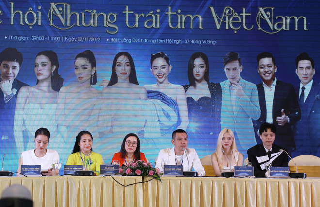 'Những trái tim Việt Nam': Đêm nhạc truyền cảm hứng đón chào năm mới ảnh 1