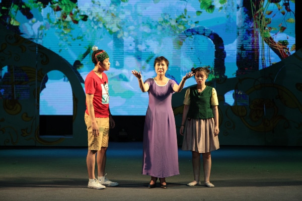 Nàng dâu “Sống chung với mẹ chồng” biến hóa ở kịch thiếu nhi ảnh 3