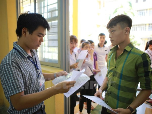 Thứ trưởng Bộ Giáo dục: Thí sinh cứ yên tâm, không có gì phải lo lắng ảnh 2