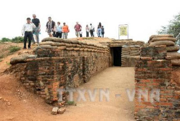 Văn nghệ sỹ “Hành hương nghệ thuật về Điện Biên Phủ” ảnh 1