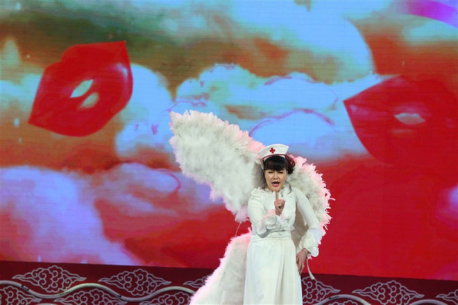 Trang phục lạ mắt của ‘cô’ Đẩu và các Táo trong Táo quân 2018 ảnh 3