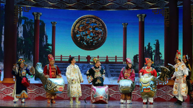 Trang phục lạ mắt của ‘cô’ Đẩu và các Táo trong Táo quân 2018 ảnh 7